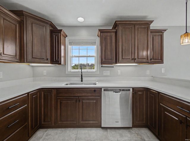 7537 tia Court, Evansville, IN 47720