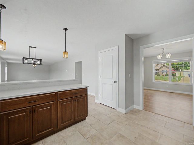 7537 tia Court, Evansville, IN 47720