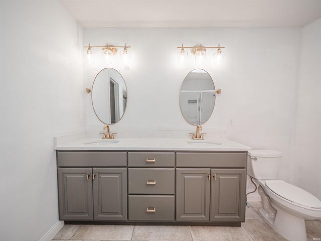 7537 tia Court, Evansville, IN 47720