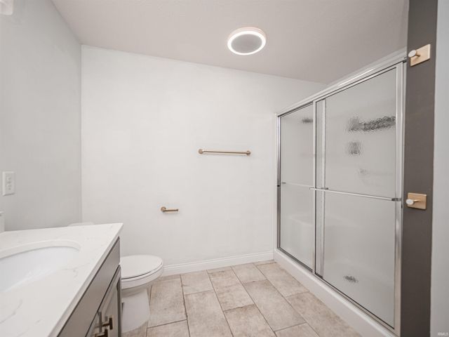 7537 tia Court, Evansville, IN 47720