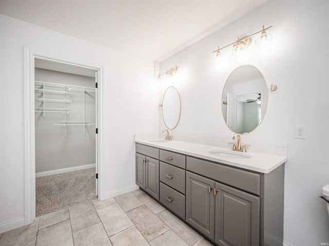 7537 tia Court, Evansville, IN 47720