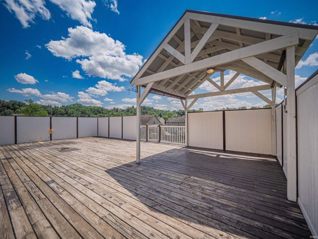 7537 tia Court, Evansville, IN 47720