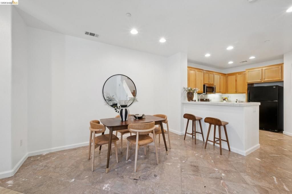 Image 11 of property listing at 115 Carmel St, San Pablo, CA 94806