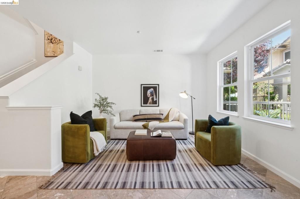 Image 14 of property listing at 115 Carmel St, San Pablo, CA 94806