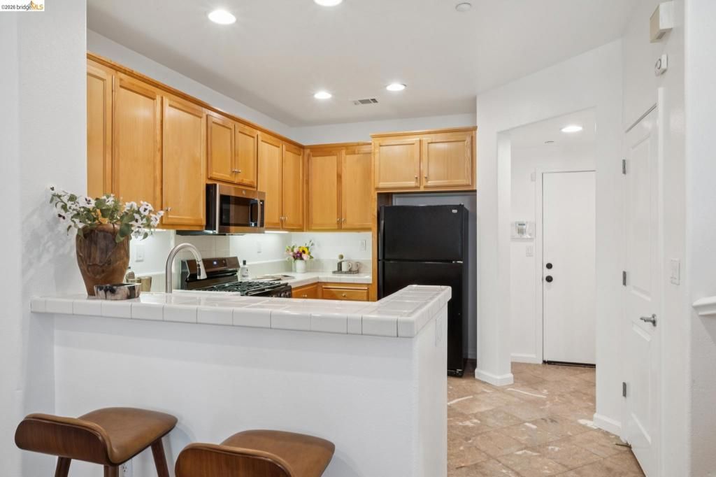 Image 19 of property listing at 115 Carmel St, San Pablo, CA 94806