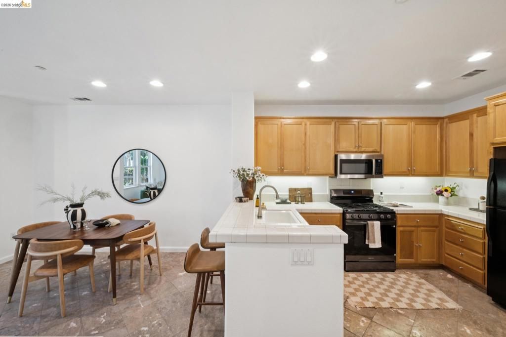 Image 20 of property listing at 115 Carmel St, San Pablo, CA 94806