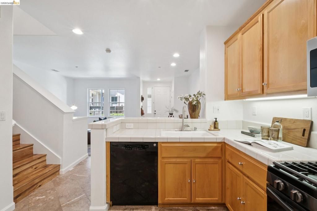 Image 24 of property listing at 115 Carmel St, San Pablo, CA 94806