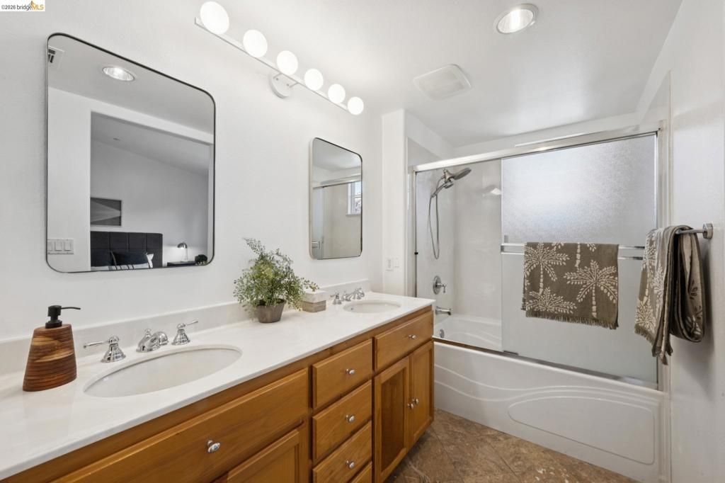 Image 34 of property listing at 115 Carmel St, San Pablo, CA 94806
