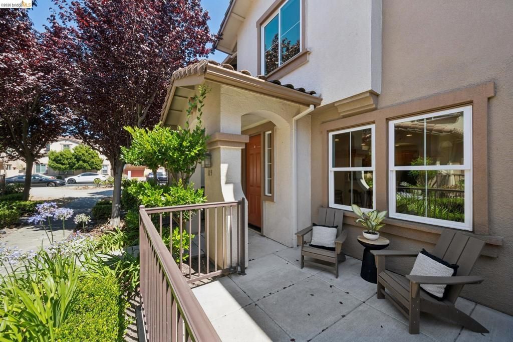 Image 4 of property listing at 115 Carmel St, San Pablo, CA 94806