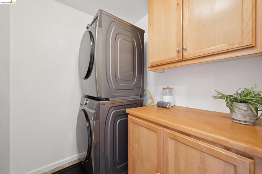 Image 45 of property listing at 115 Carmel St, San Pablo, CA 94806