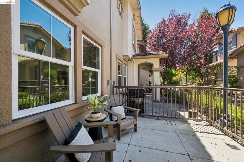 Image 6 of property listing at 115 Carmel St, San Pablo, CA 94806