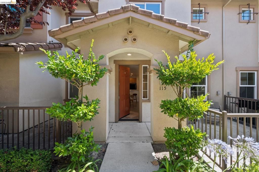 Image 7 of property listing at 115 Carmel St, San Pablo, CA 94806
