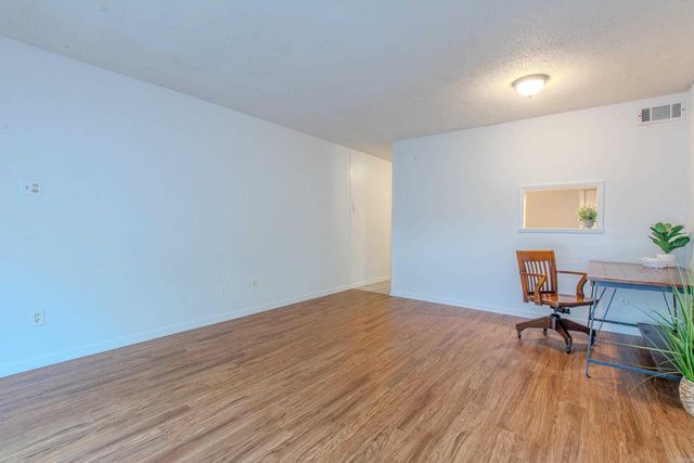 5700 B St Apt 15, Little Rock, AR 72205