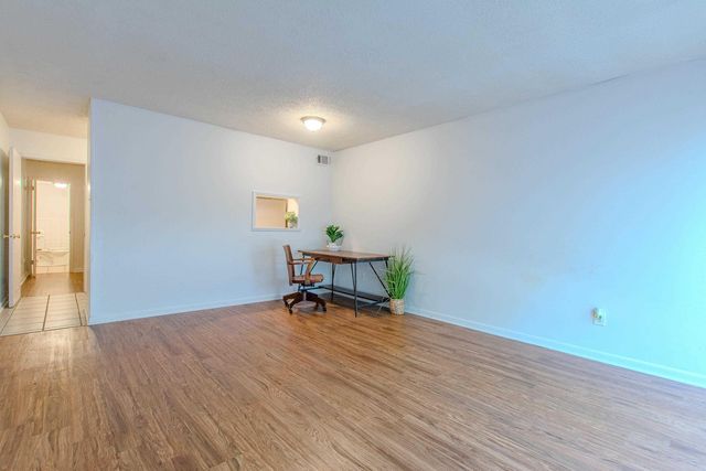 5700 B St Apt 15, Little Rock, AR 72205