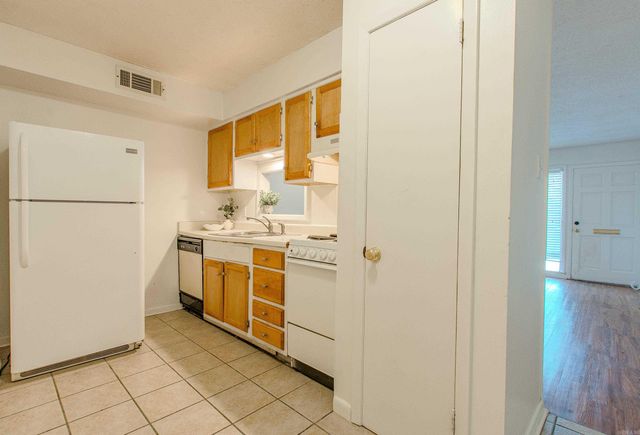 5700 B St Apt 15, Little Rock, AR 72205