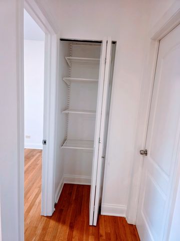 2544 W Hollywood Avenue 1, Chicago, IL 60659