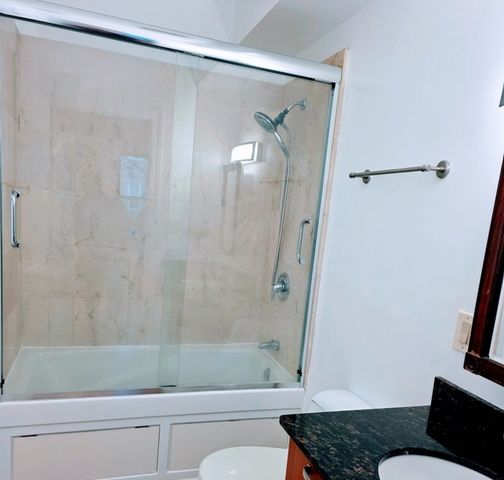 2544 W Hollywood Avenue 1, Chicago, IL 60659