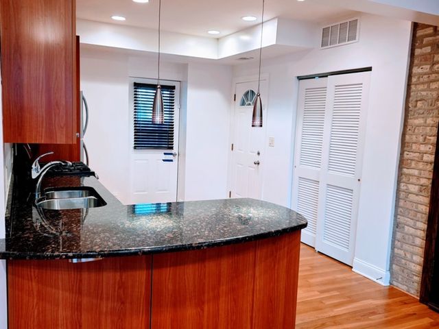 2544 W Hollywood Avenue 1, Chicago, IL 60659