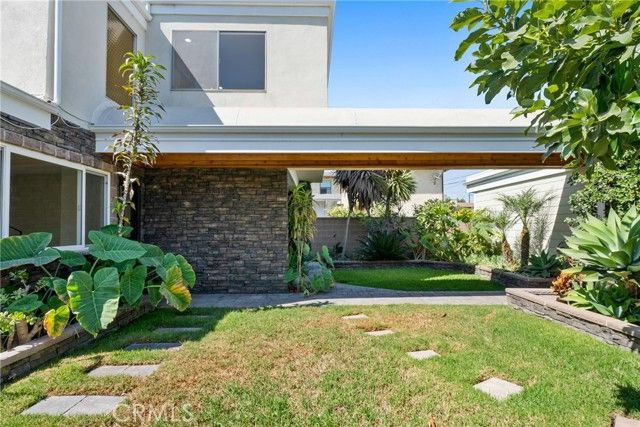 1824 Park Street, Huntington Beach, CA 92648