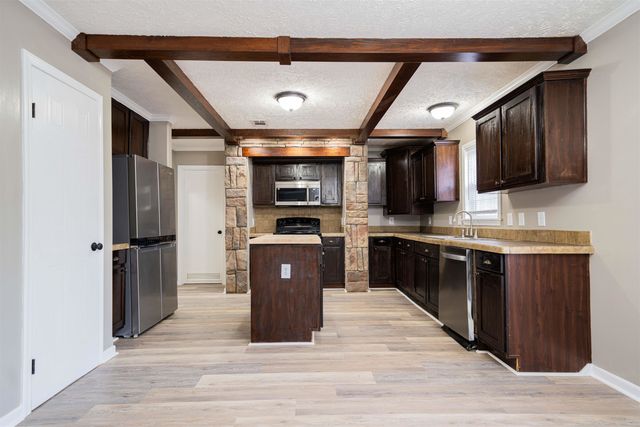 2568 James Marshall Rd, Marshall, TX 75670