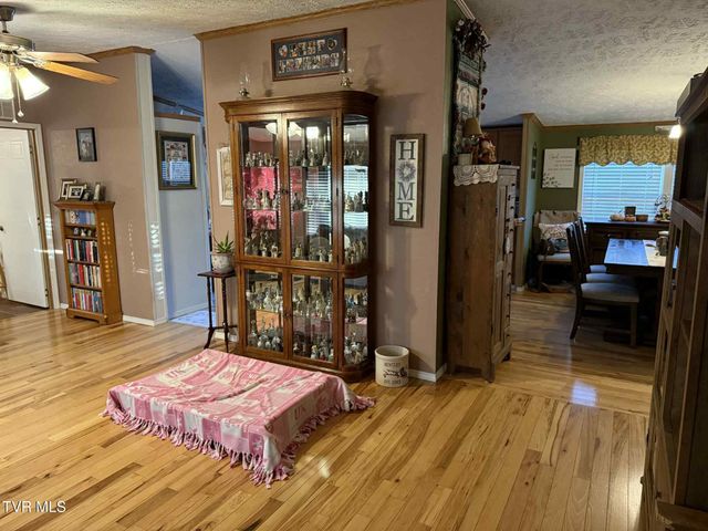 6042 Cherry Lane, Wise, VA 24293