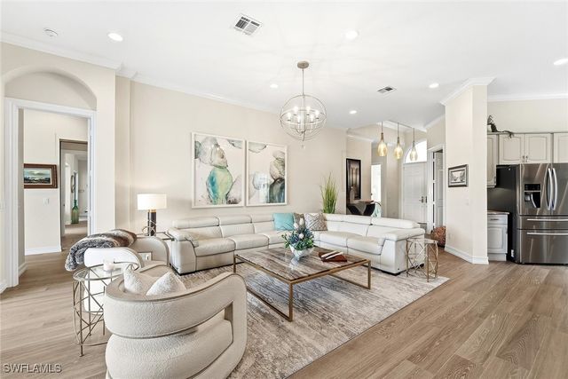 8425 Mallards WAY, Naples, FL 34114