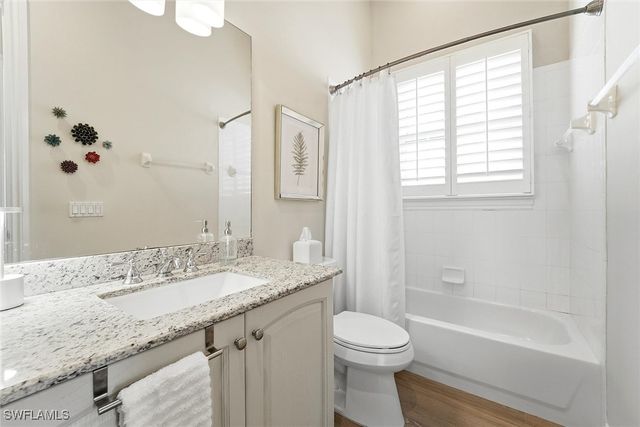 8425 Mallards WAY, Naples, FL 34114