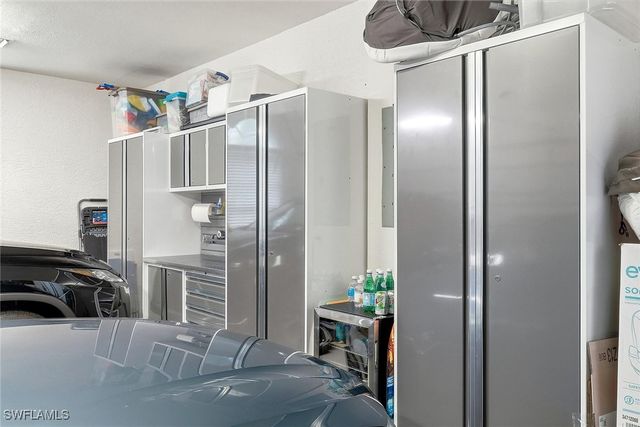 8425 Mallards WAY, Naples, FL 34114