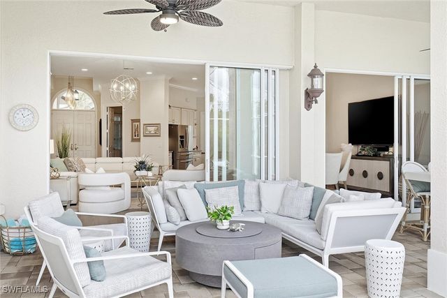 8425 Mallards WAY, Naples, FL 34114