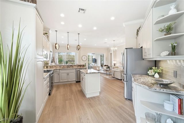 8425 Mallards WAY, Naples, FL 34114