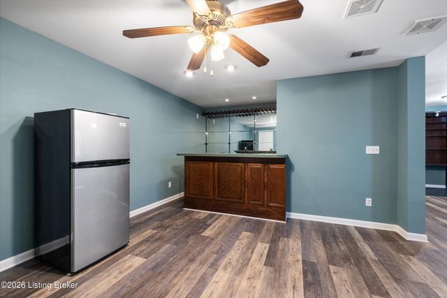 1405 Robertson Dr, Crestwood, KY 40014