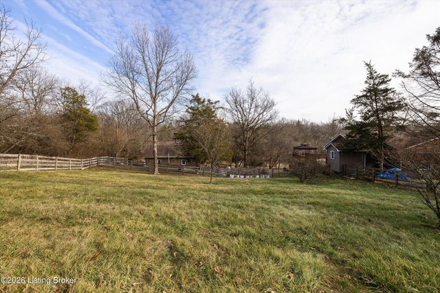 1405 Robertson Dr, Crestwood, KY 40014