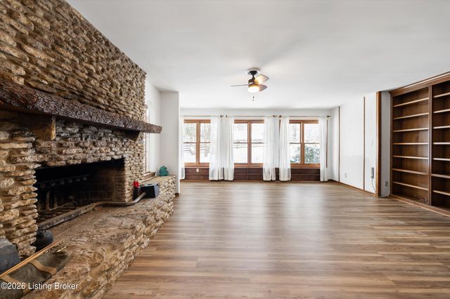 1405 Robertson Dr, Crestwood, KY 40014
