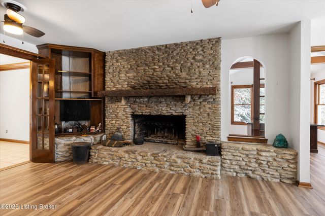 1405 Robertson Dr, Crestwood, KY 40014