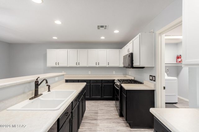 5650 W Copperhead Drive, Tucson, AZ 85742