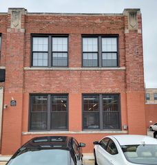 1801 W Belle Plaine Avenue 207A, Chicago, IL 60613