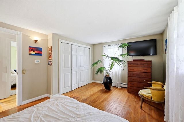 23 Phelps St, Easthampton, MA 01027