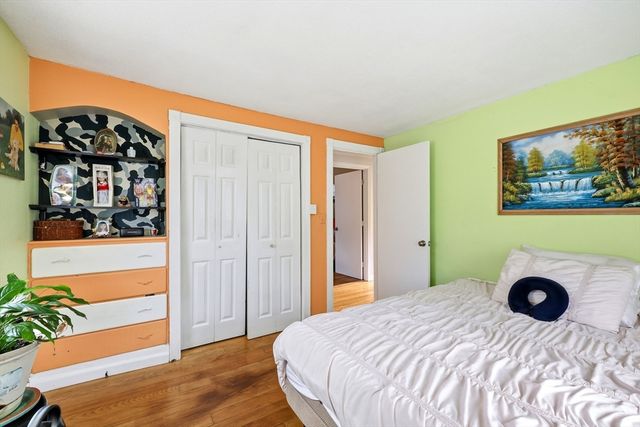 23 Phelps St, Easthampton, MA 01027