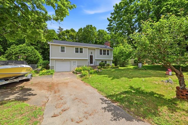 23 Phelps St, Easthampton, MA 01027