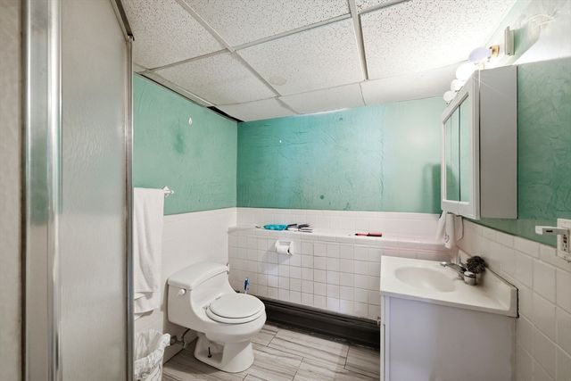 23 Phelps St, Easthampton, MA 01027