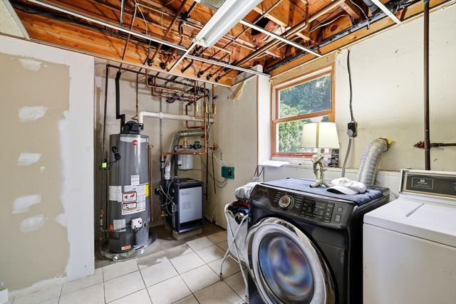 23 Phelps St, Easthampton, MA 01027