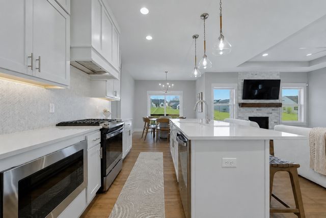 17763 Valleyview Drive, Clive, IA 50325