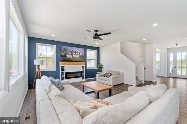 191 MOFFETT LN, Fredericksburg, VA 22406