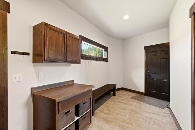 10638 HANGMAN VALLEY Rd, Spokane, WA 99224