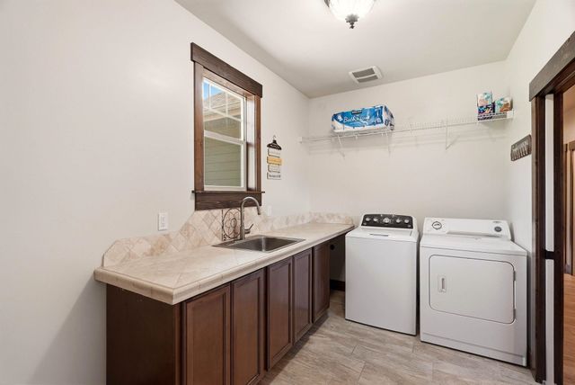 10638 HANGMAN VALLEY Rd, Spokane, WA 99224