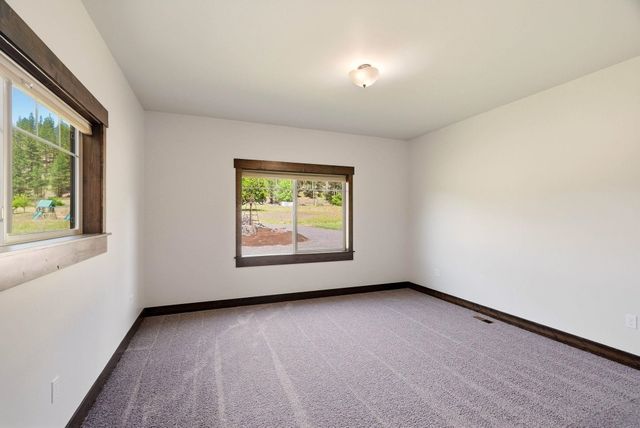 10638 HANGMAN VALLEY Rd, Spokane, WA 99224