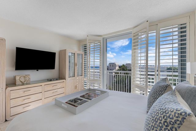 2780 S Ocean Boulevard 707, Palm Beach, FL 33480