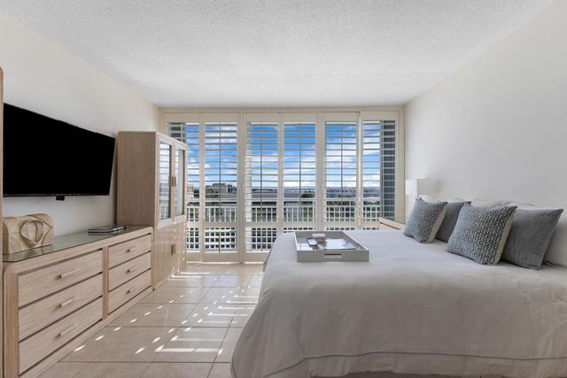 2780 S Ocean Boulevard 707, Palm Beach, FL 33480