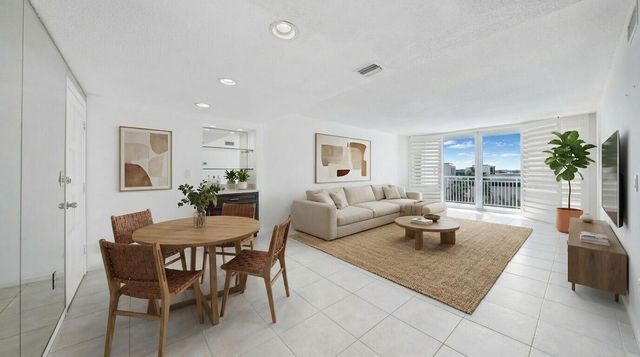 2780 S Ocean Boulevard 707, Palm Beach, FL 33480