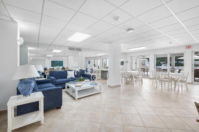 2780 S Ocean Boulevard 707, Palm Beach, FL 33480